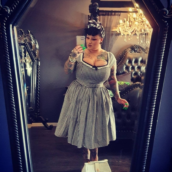 Meet your Posher, Jasmine - Picture 9 of 16